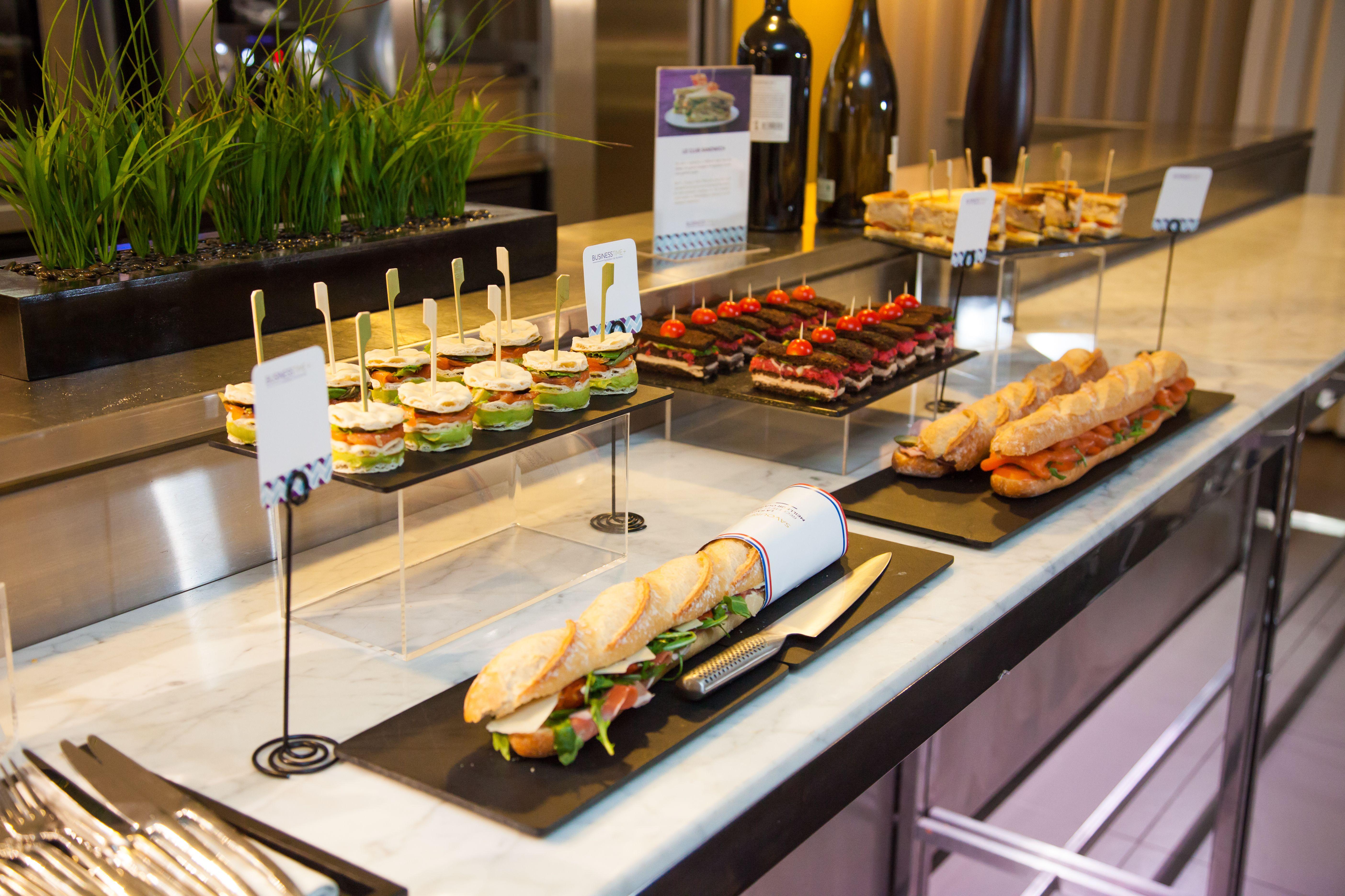 Hotel Mercure Lyon Centre Charpennes Вильорбан Екстериор снимка