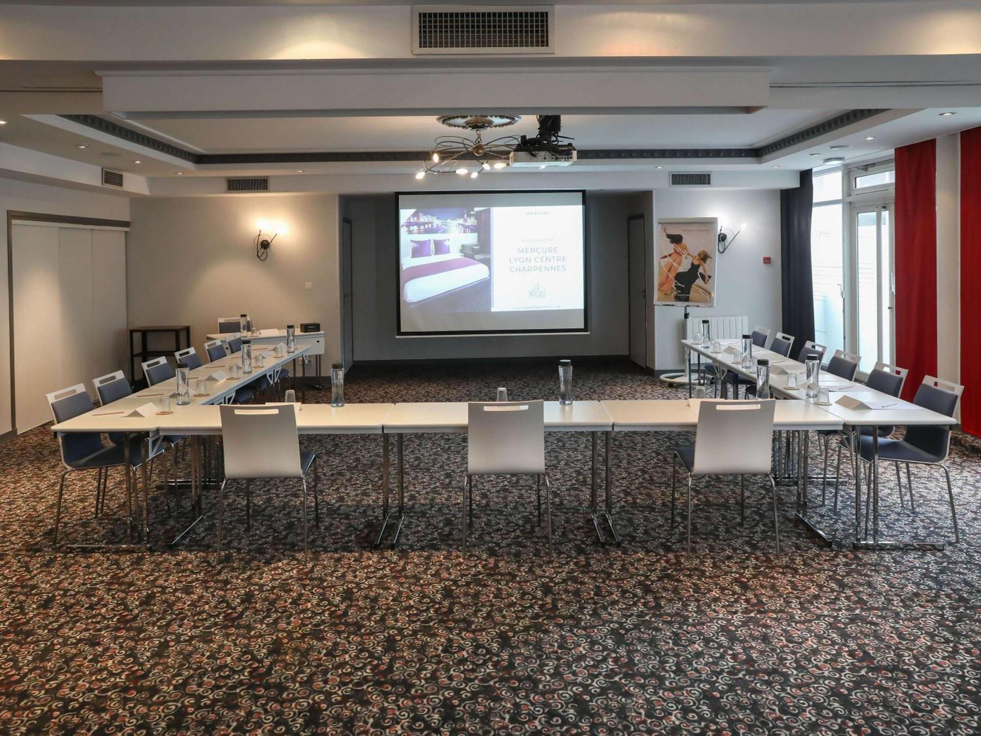 Hotel Mercure Lyon Centre Charpennes Вильорбан Екстериор снимка