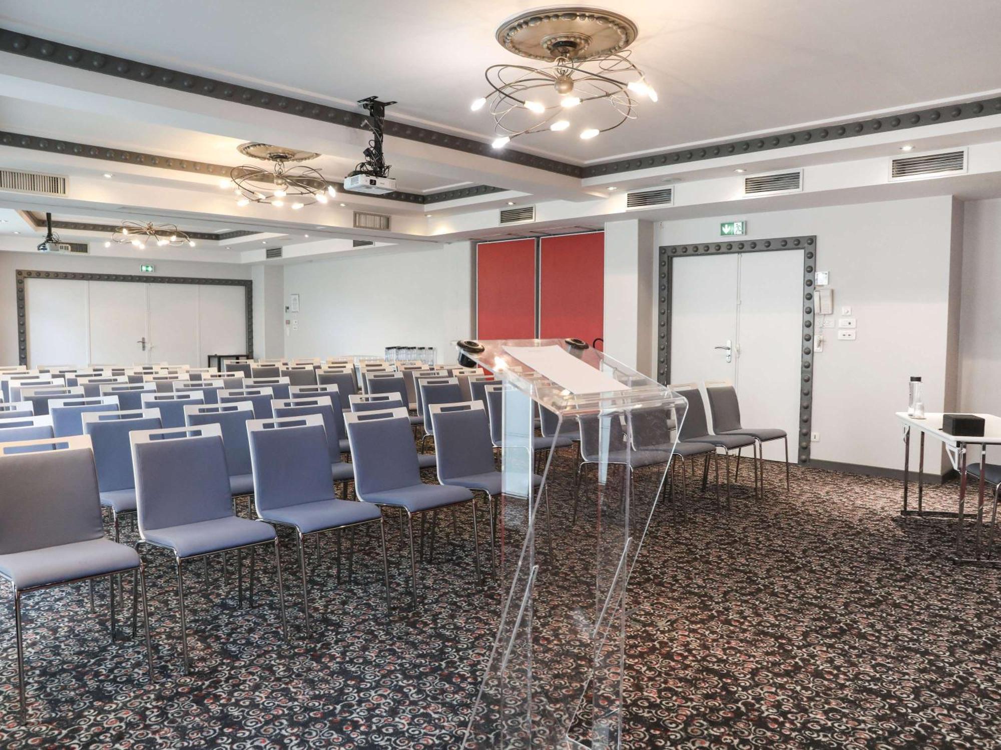 Hotel Mercure Lyon Centre Charpennes Вильорбан Екстериор снимка