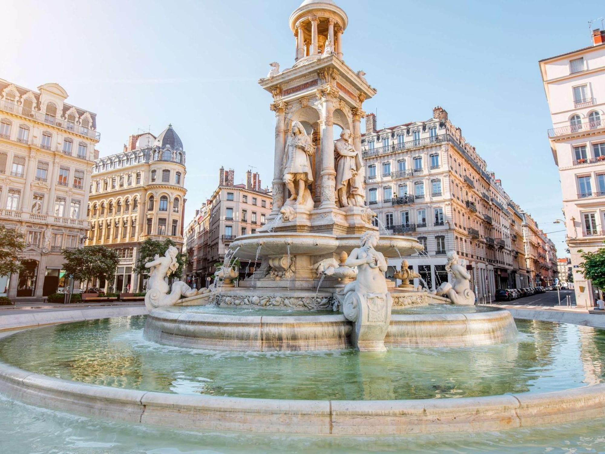 Hotel Mercure Lyon Centre Charpennes Вильорбан Екстериор снимка