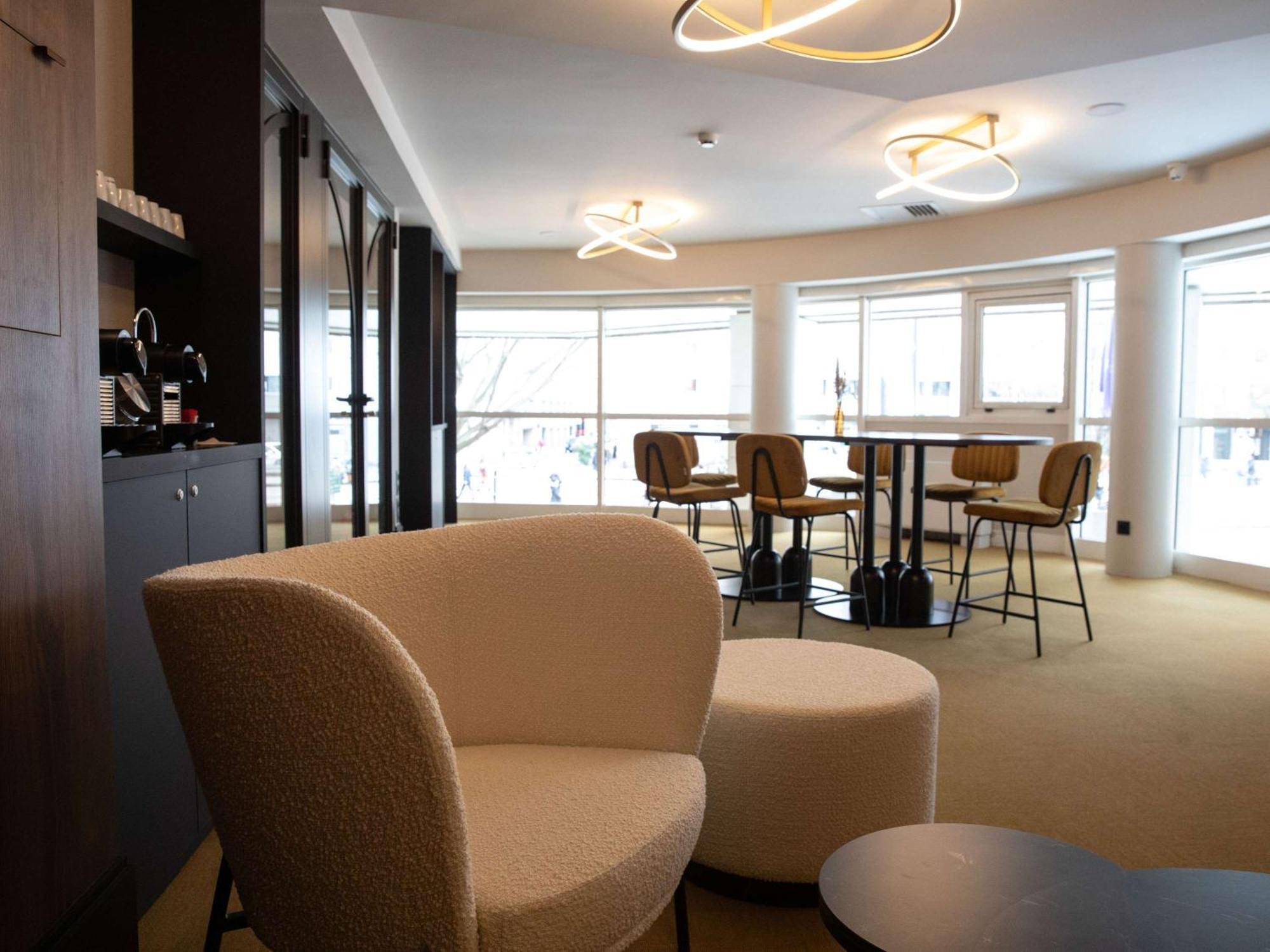 Hotel Mercure Lyon Centre Charpennes Вильорбан Екстериор снимка
