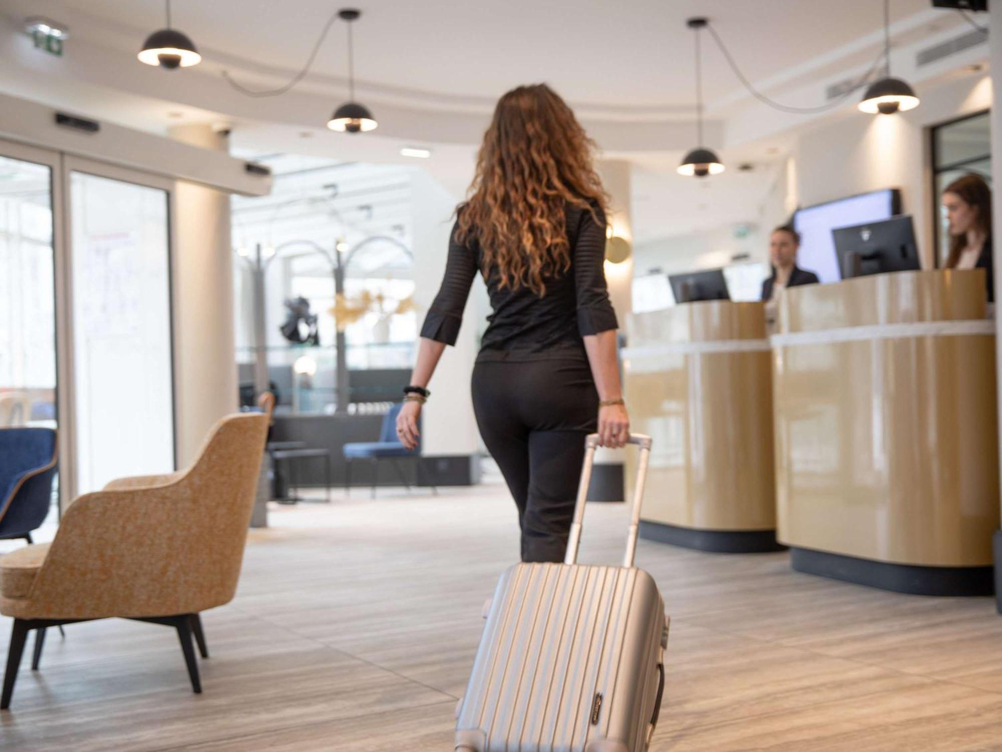 Hotel Mercure Lyon Centre Charpennes Вильорбан Екстериор снимка